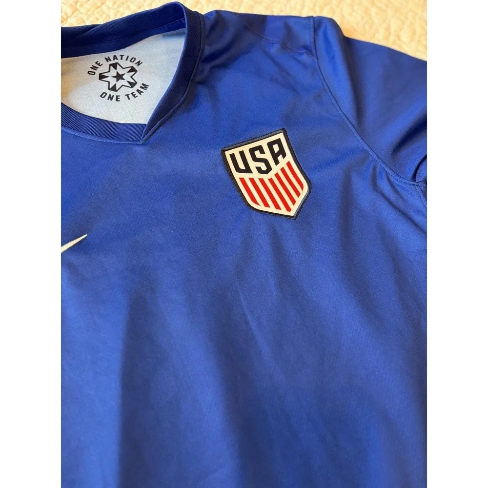 Nike Men's USA Soccer Team  Size Medium Blue and Red Nike Jersey #530